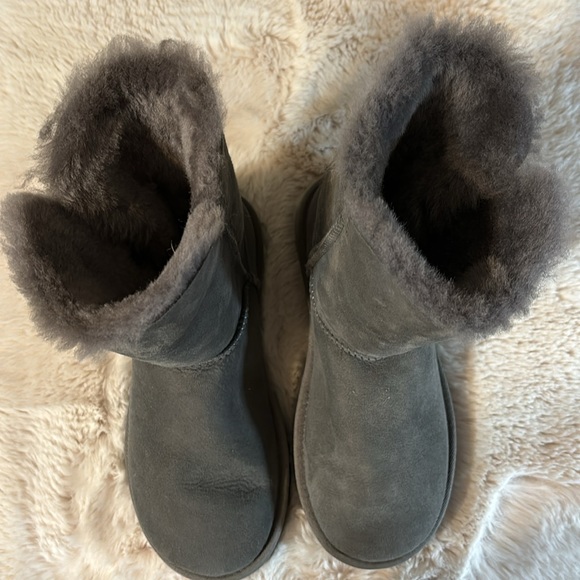 UGG Women’s Bailey Button II Boot - Picture 9 of 17